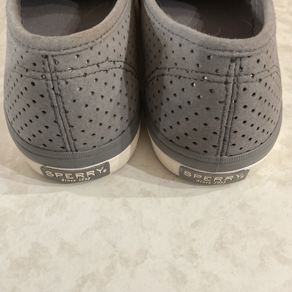 Sperry women’s Gray Slip-On Shoes size 9 - Picture 3 of 5